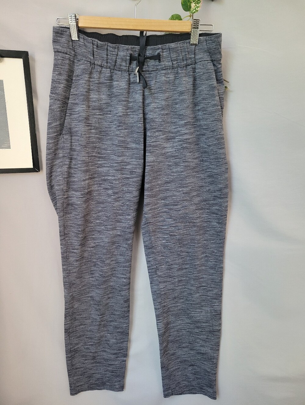 Lululemon On The Fly Pant 28" Wee Are From Space Black Slate Black 6